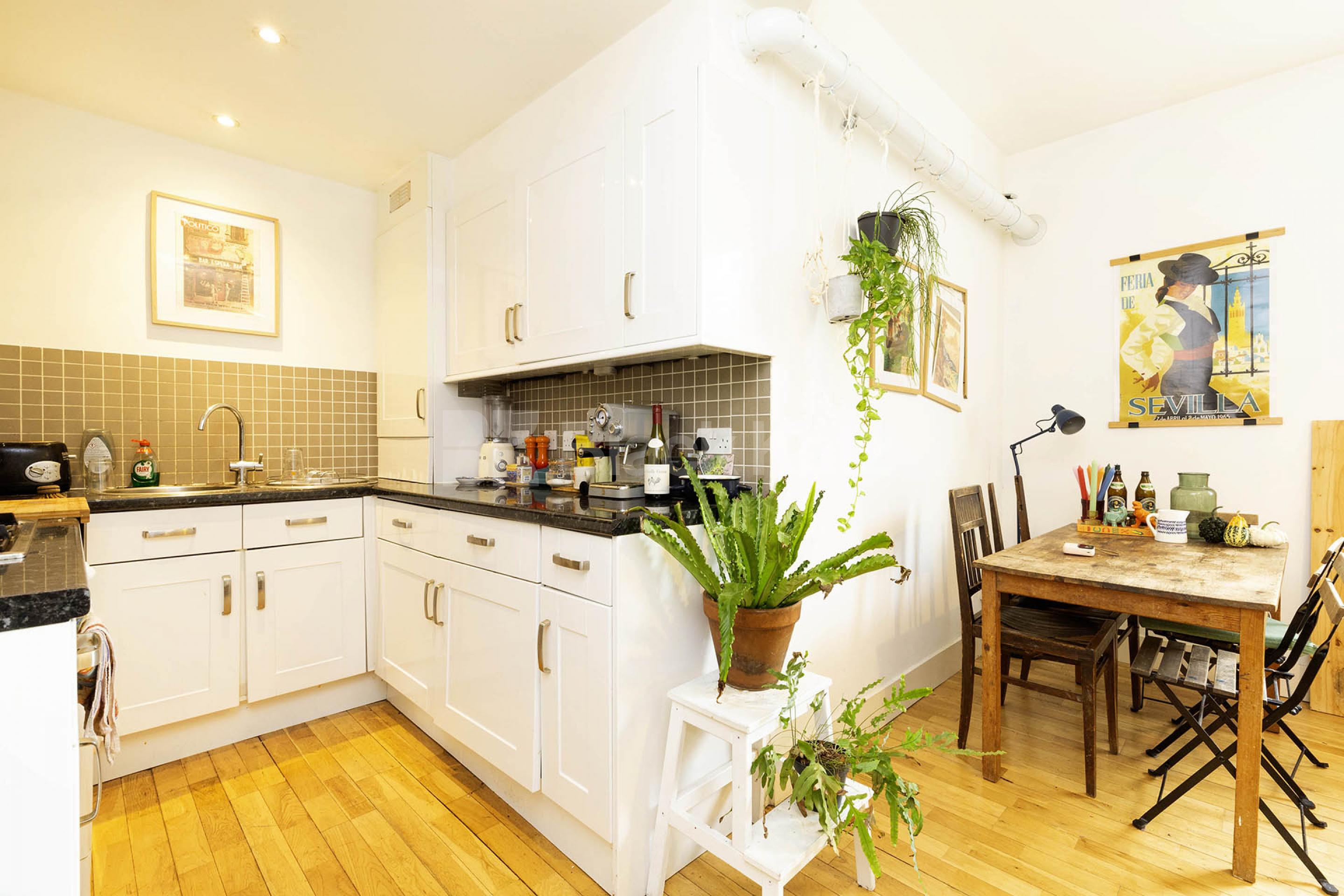 Spacious modern 1 bedroom property in a beautiful conversion in Hackney Goulton Road, Hackney Central E5